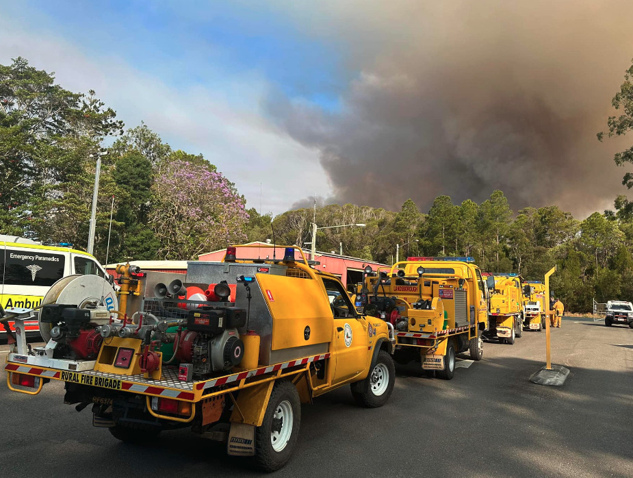 Residents Told To 'leave Immediately' As Bushfire Threatens Homes ...