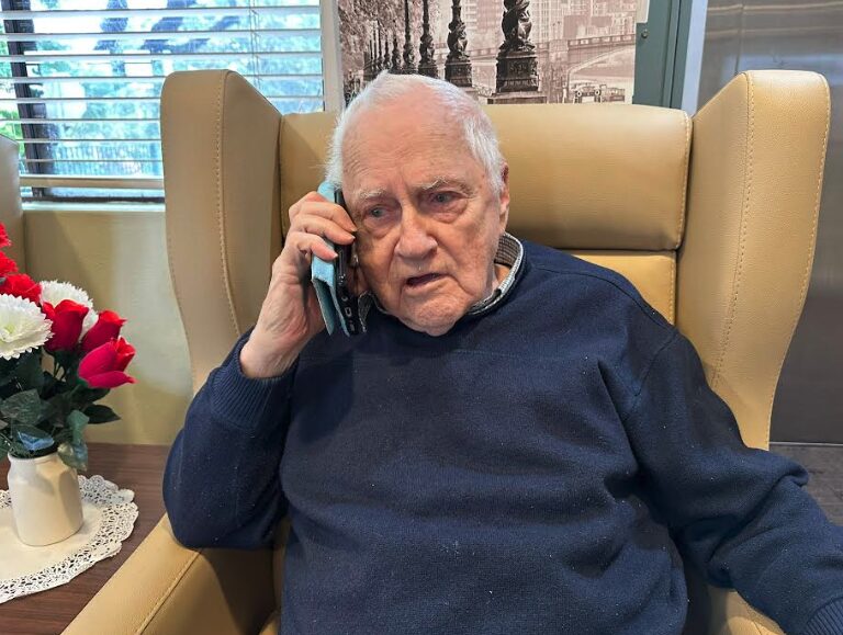 Aged care resident still calling the shots on local radio – Australian Seniors News
