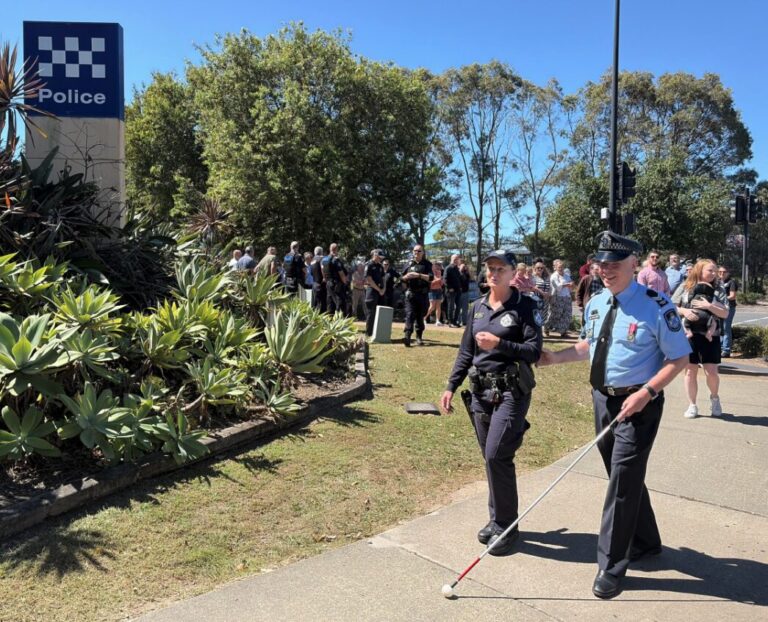 Blind Queensland Police officer retires after inspirational career